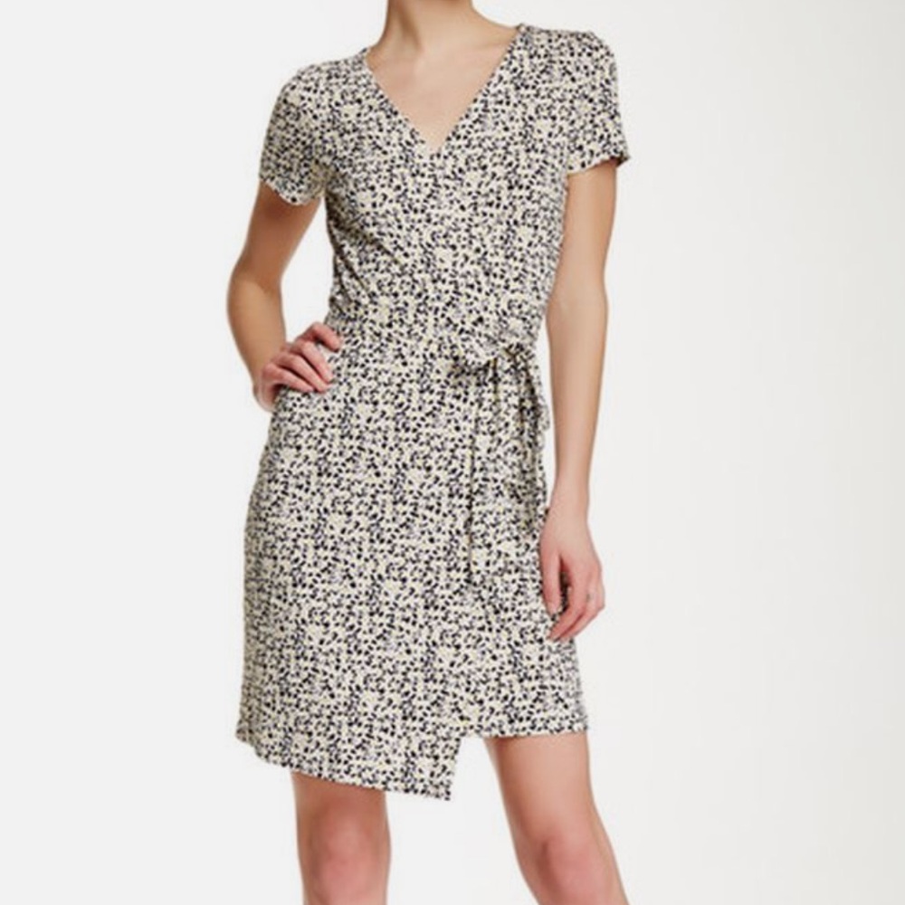 🌼DIANE VON FURSTENBERG DVF daisy wrap dress🌼